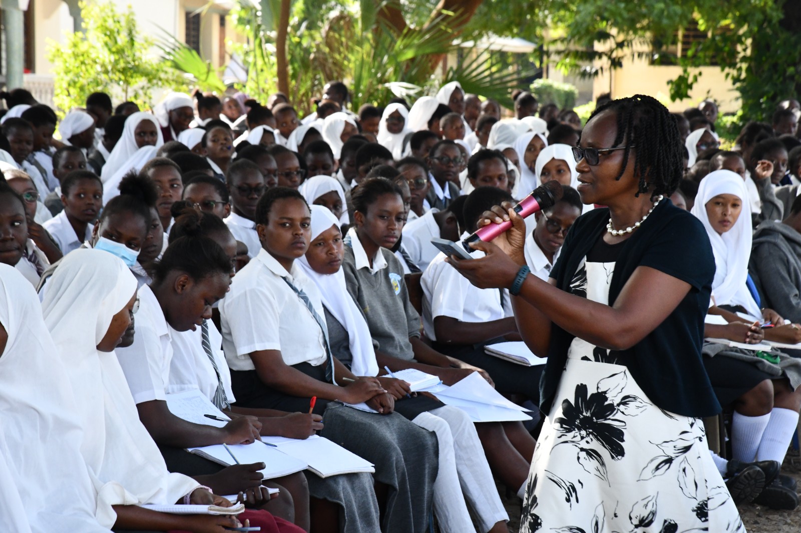TUM mentors Bahari Girls on STEM Subjects